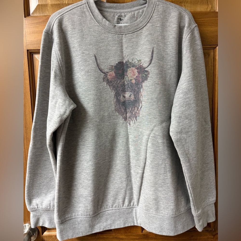 Athletic Works Gray Crewneck Sweater with Highland Bull Graphic